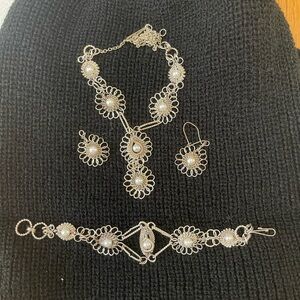 Elegant Silver Floral Jewelry Set